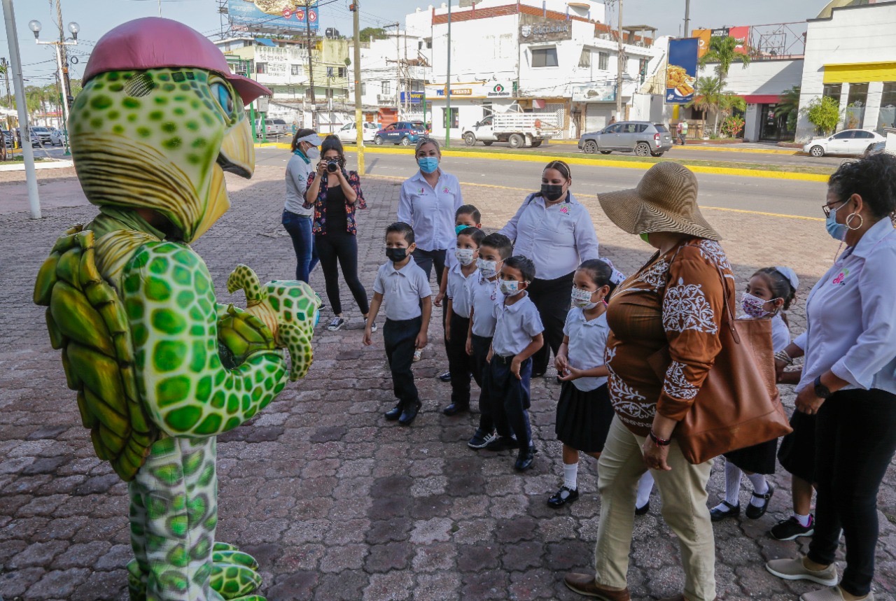 Recorren niños del CENDI puntos icónicos de Ciudad Madero